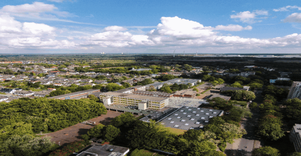 Bilder aus Dortmund: Heinrich-Heine-Gymnasium, Panorama, Stadthaus, Westfalenhalle. Alle CC BY-SA 3.0