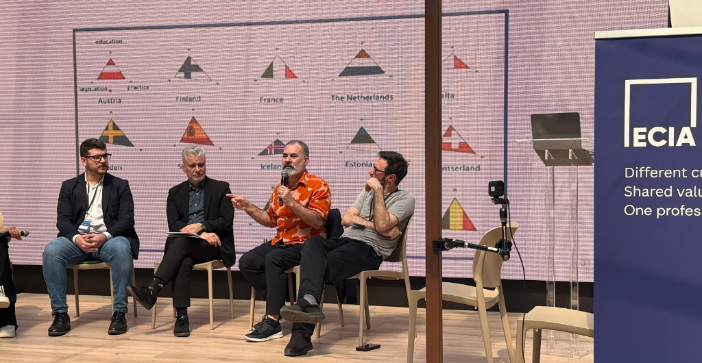 Podiumsdiskussion bei der Responsible-Interiors-Konferenz in Mailand, April 2026
