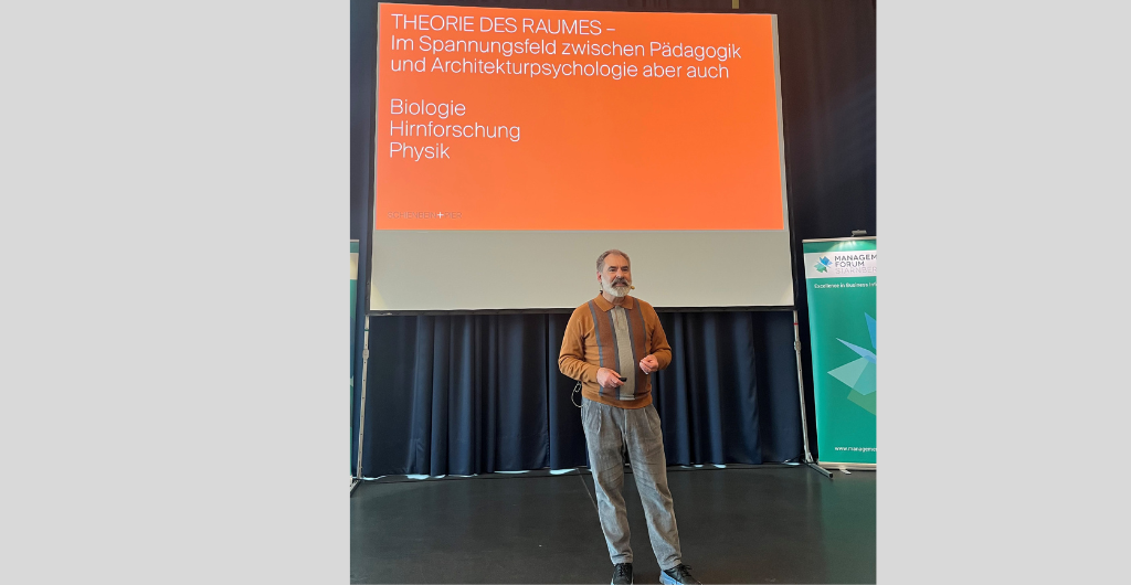 CLEAR-Projektmitglied René Pier bei der Präsentation auf der Starnberger Fachkonferenz „Bau und Betrieb von Bildungseinrichtungen“